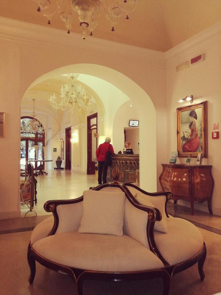 Hotel Grand Di